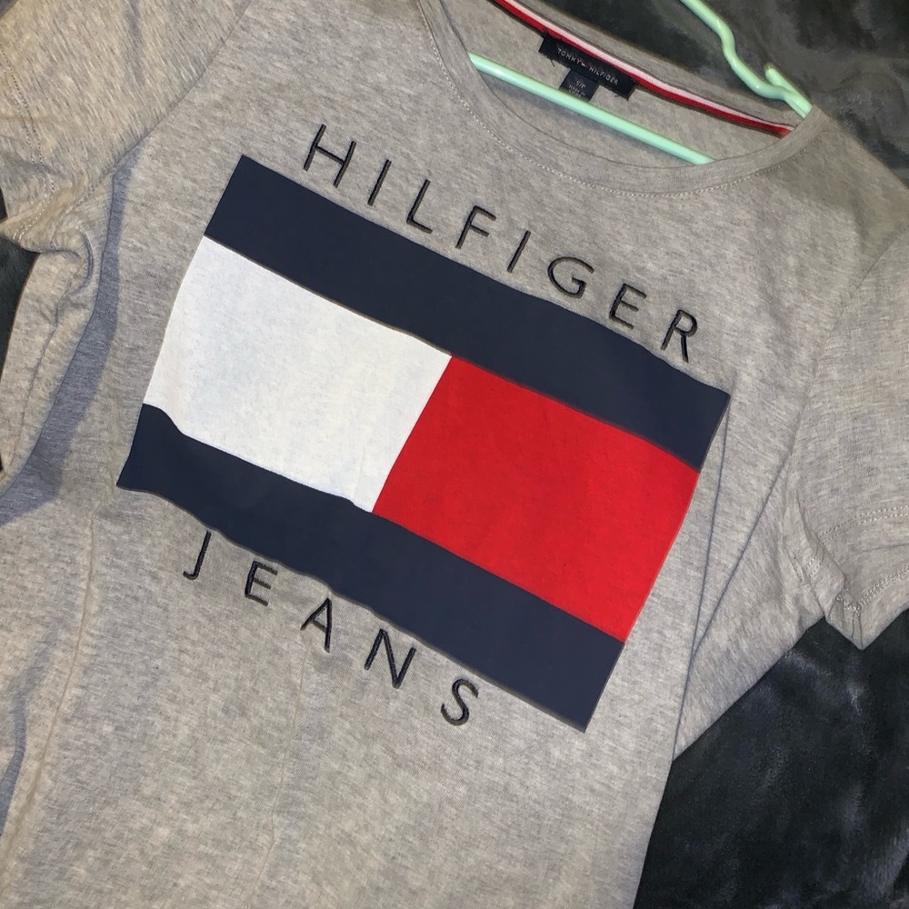 TOMMY HILFIGER LOGO SHIRT NEVER WORN! nwot
